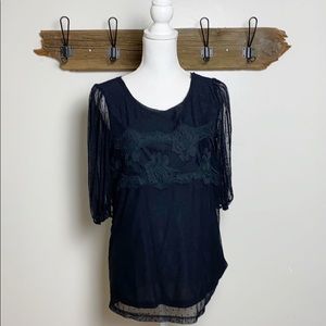 Comme Toi Top Lace Overlay Sheer Lace Sleeve EUC